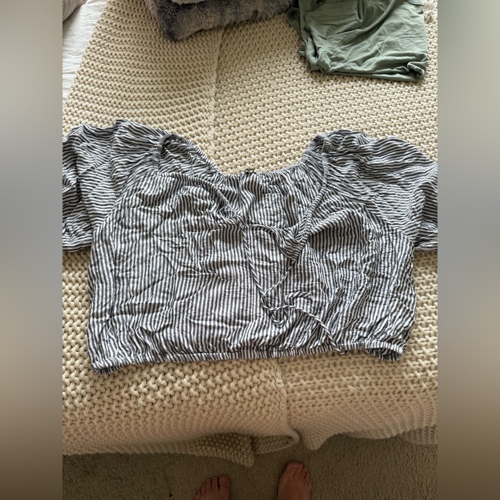 Express Striped Cropped Shirt